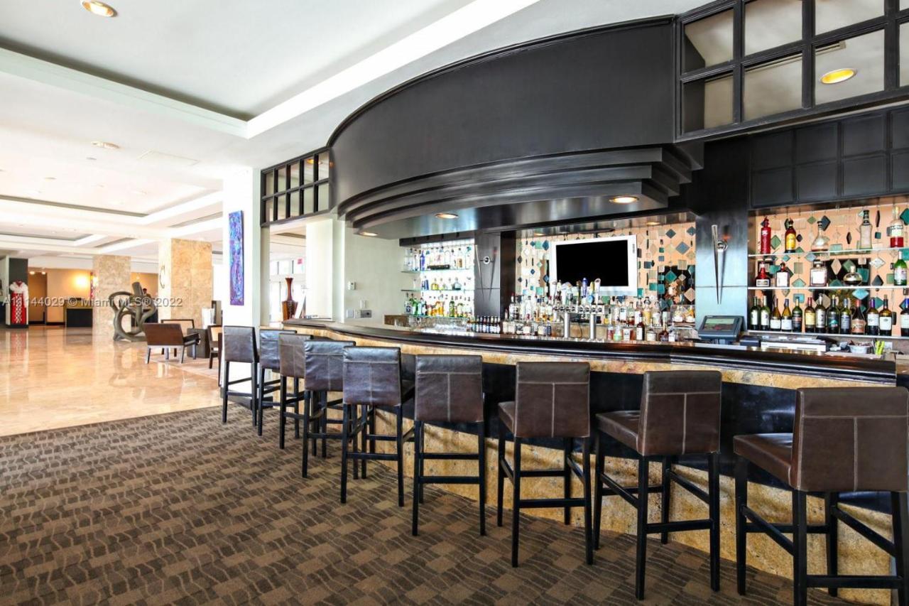 Gallery One - A Doubletree Suites By Hilton Hotel Форт-Лодердейл Экстерьер фото